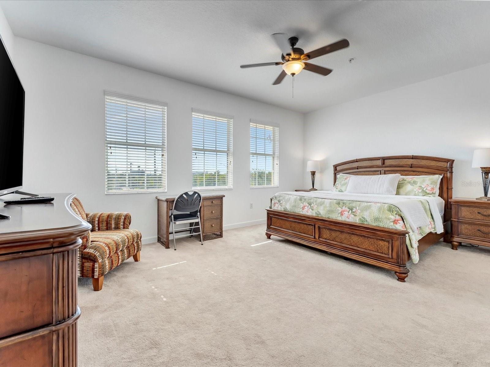 SIESTA POINTE - Residential