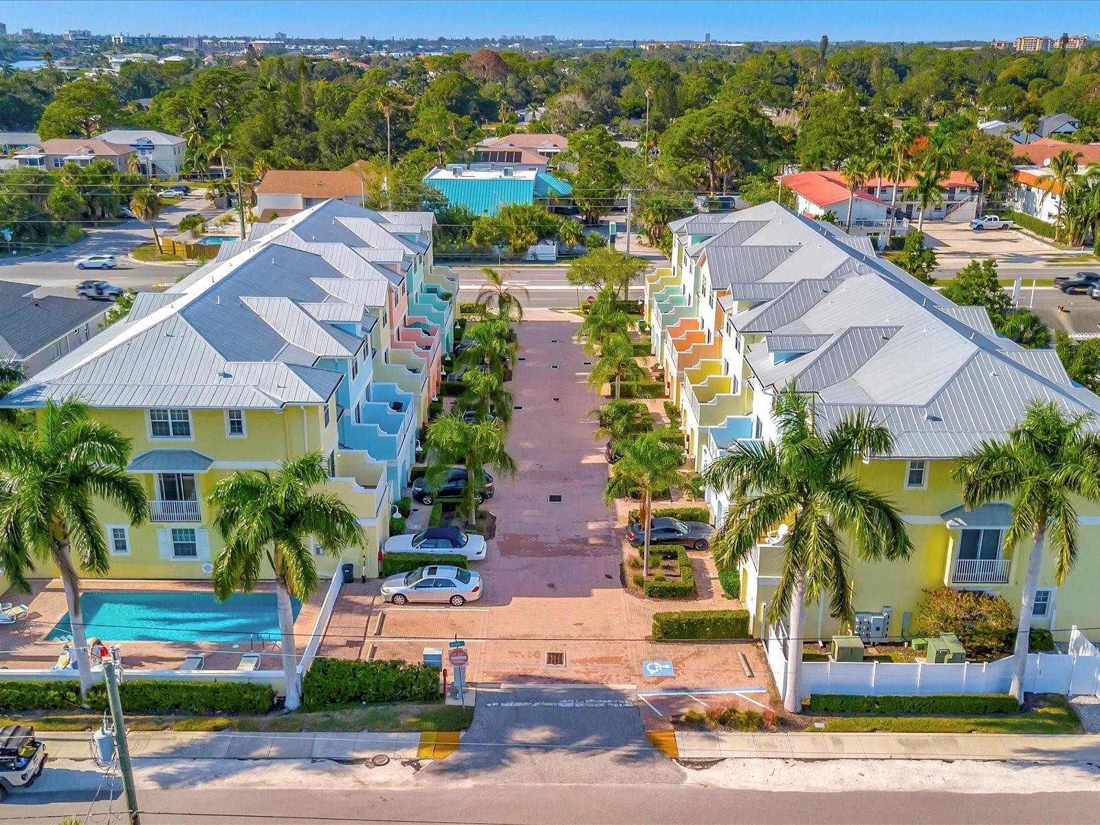 SIESTA POINTE - Residential