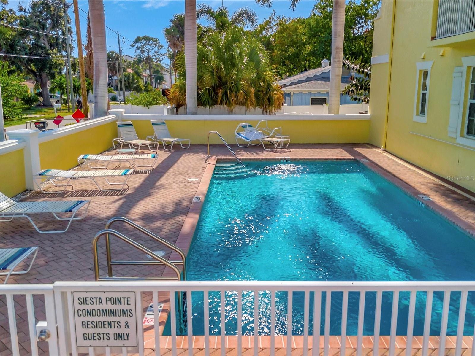 SIESTA POINTE - Residential