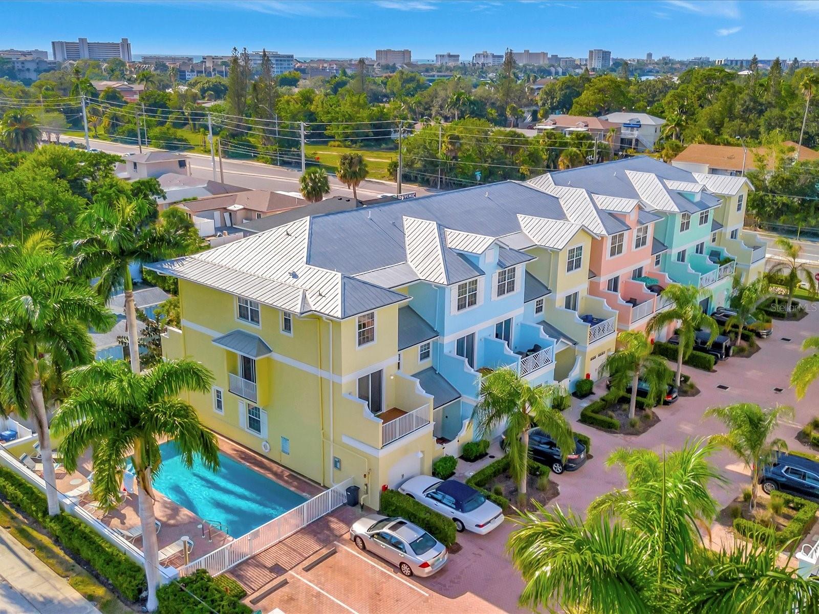 SIESTA POINTE - Residential