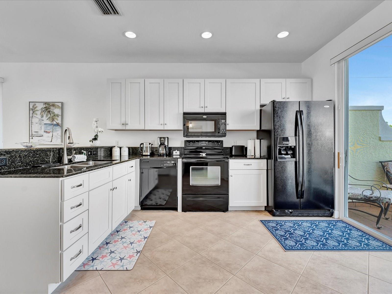 SIESTA POINTE - Residential