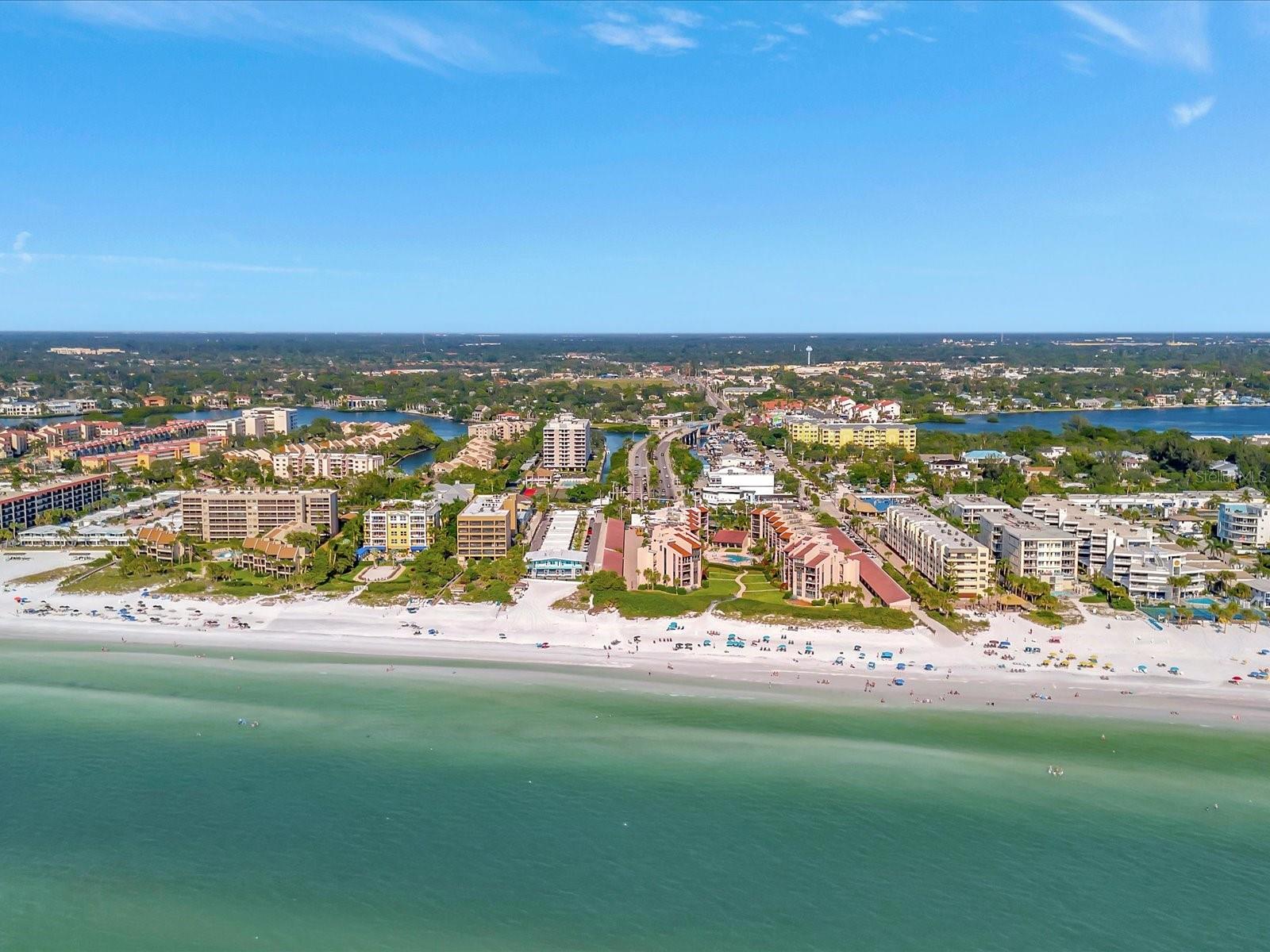 SIESTA POINTE - Residential