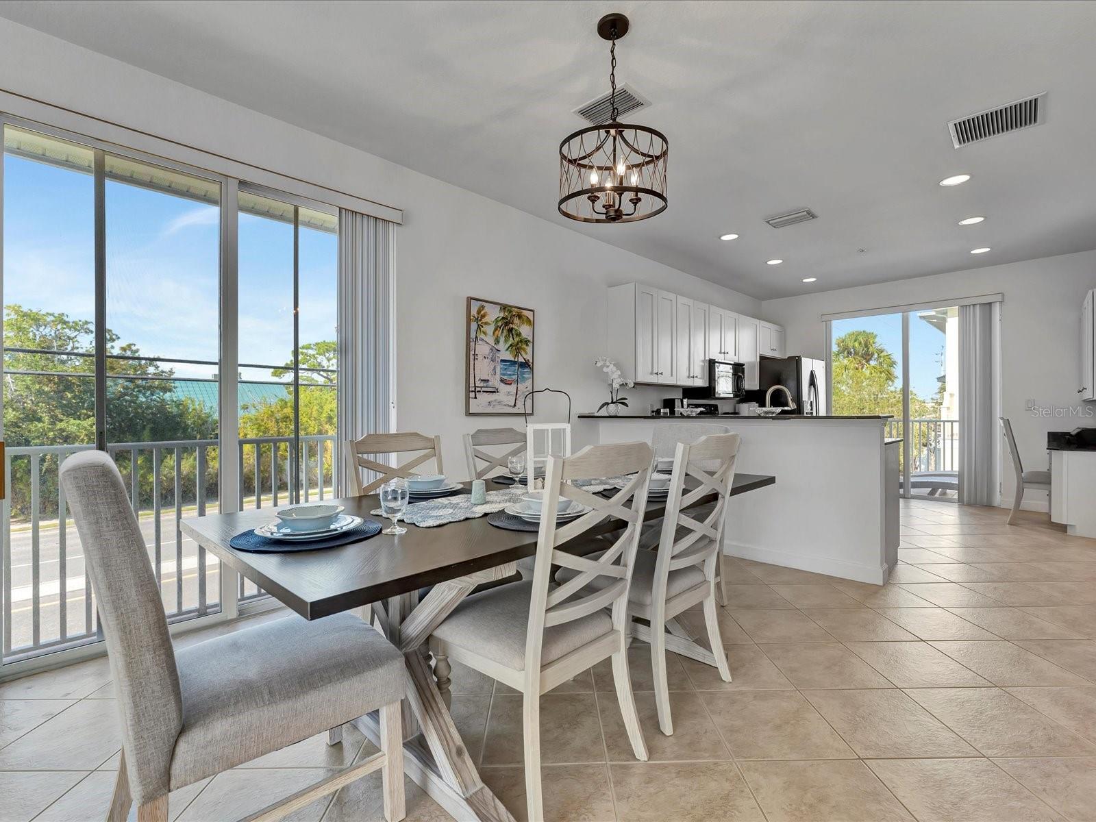 SIESTA POINTE - Residential