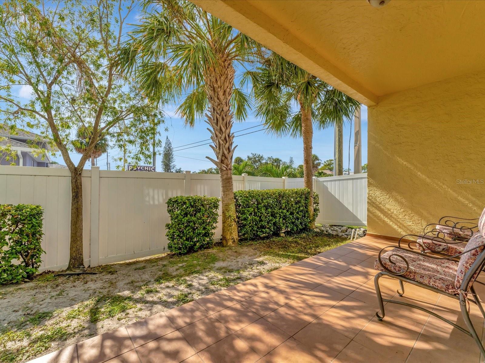 SIESTA POINTE - Residential