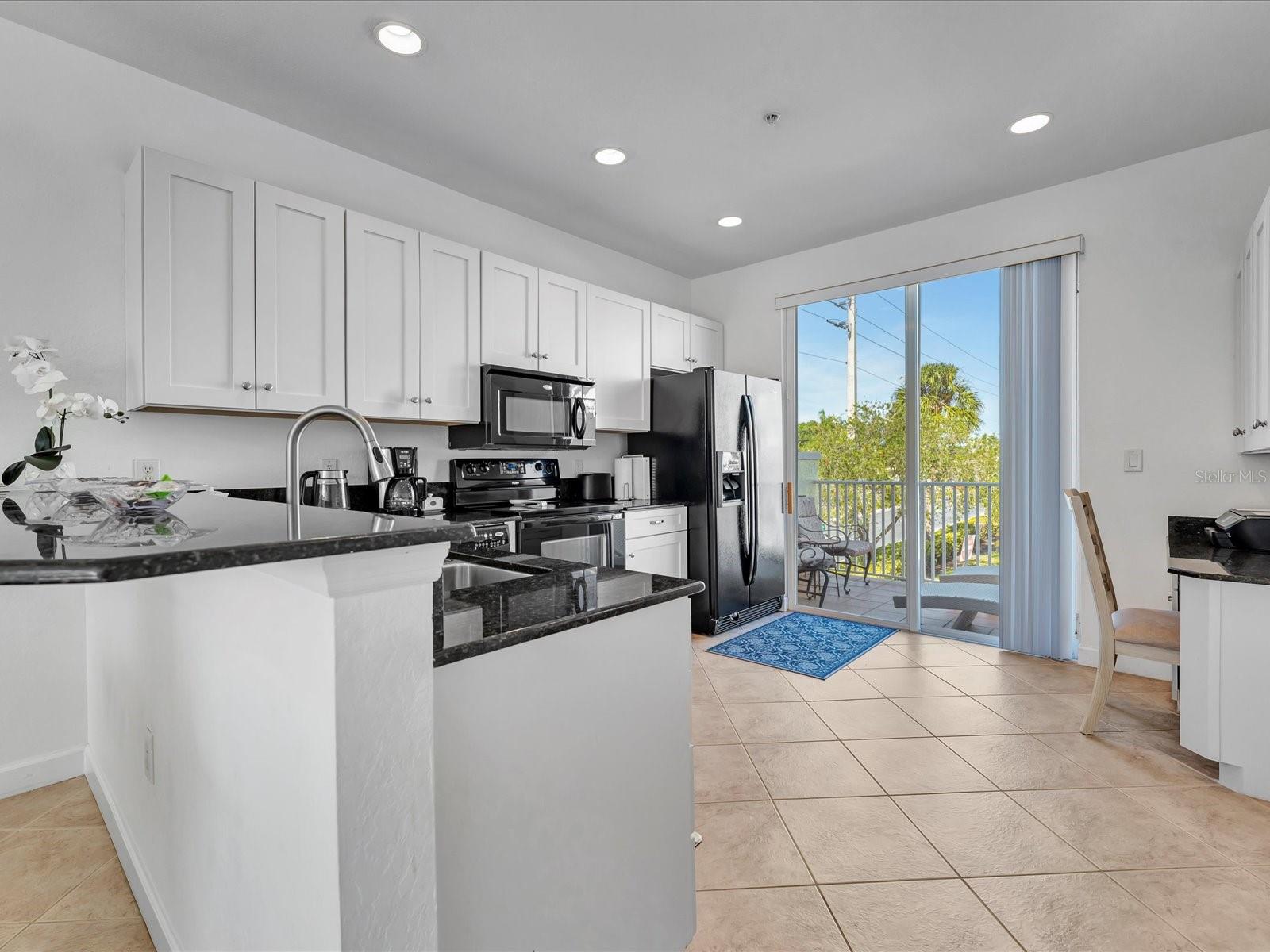 SIESTA POINTE - Residential