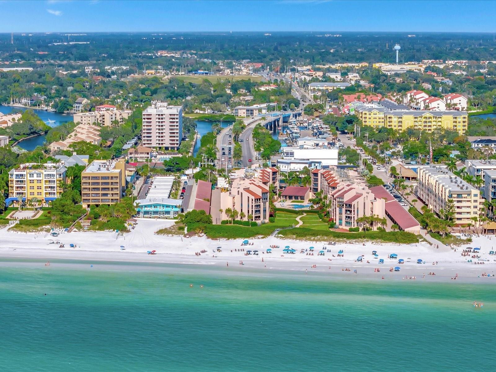 SIESTA POINTE - Residential