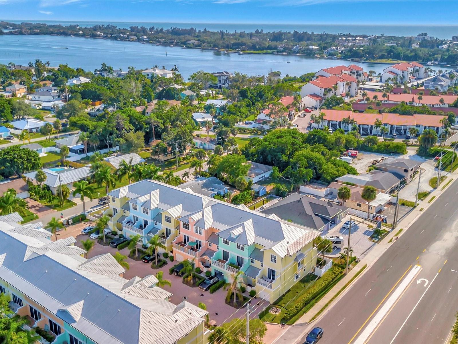 SIESTA POINTE - Residential