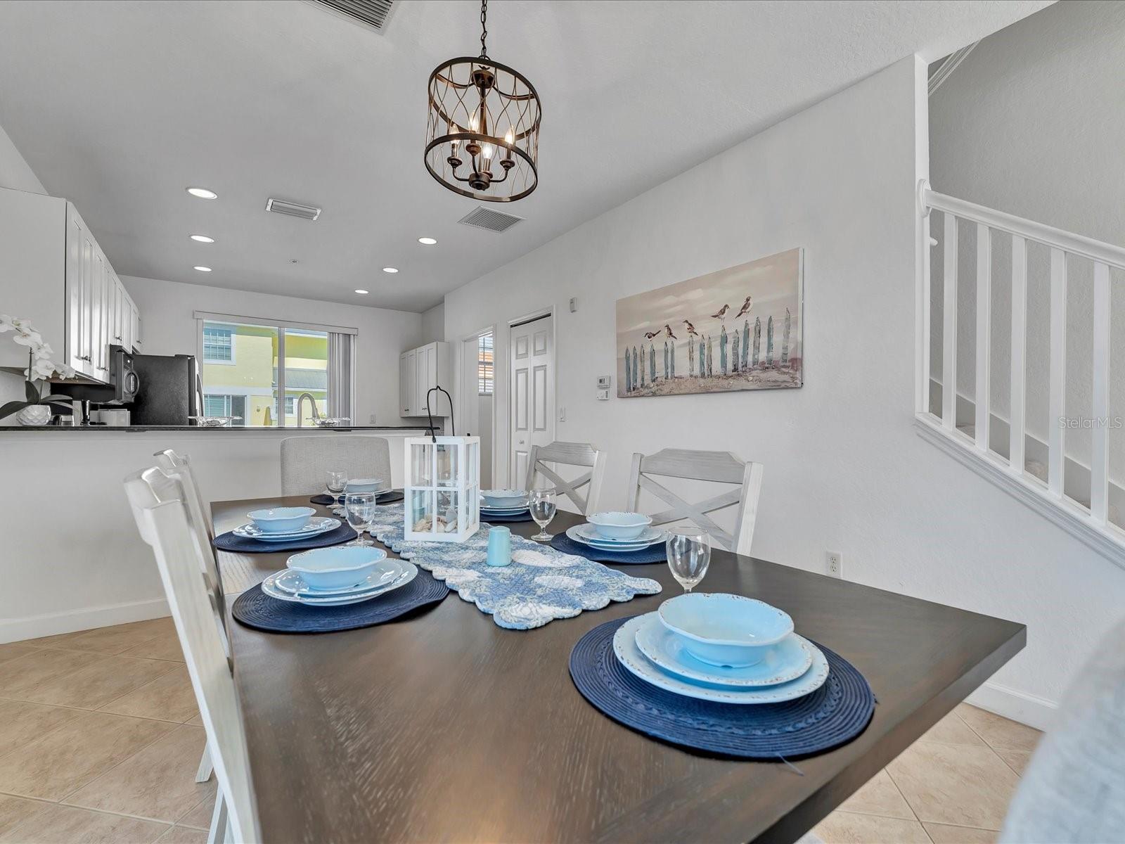 SIESTA POINTE - Residential