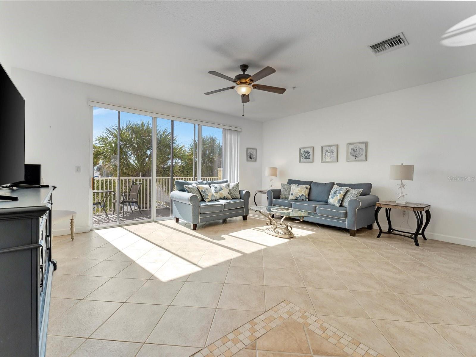 SIESTA POINTE - Residential