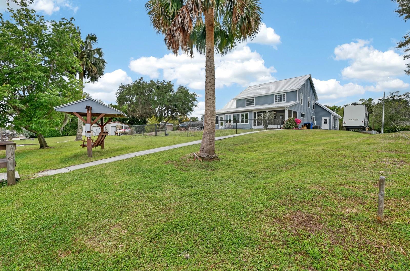 LAKE BERESFORD TERRACE - Residential