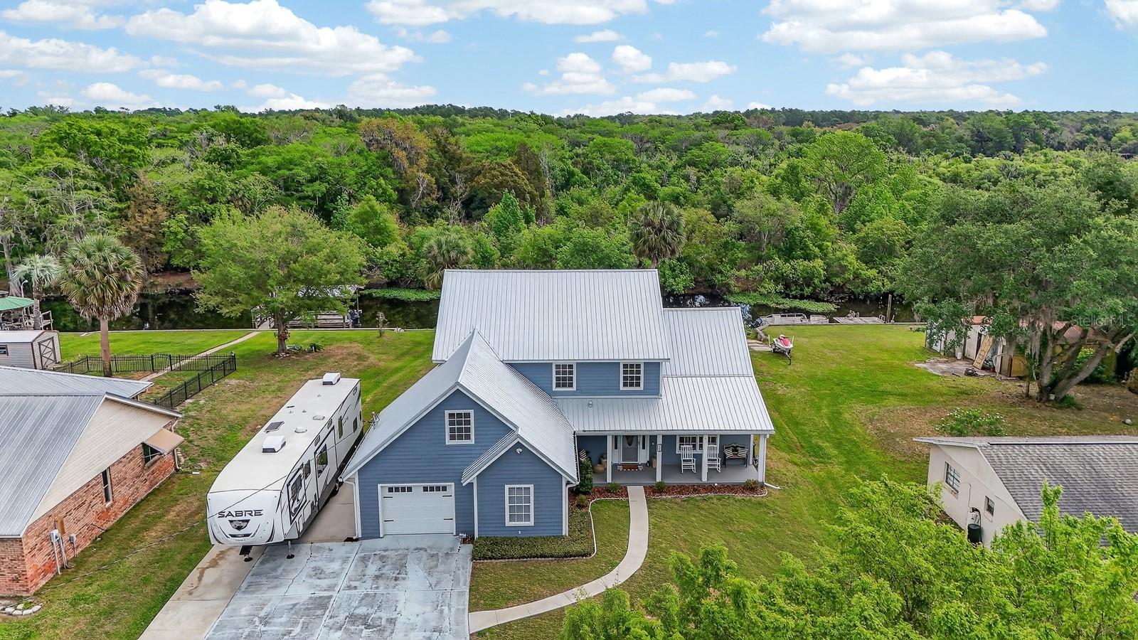 LAKE BERESFORD TERRACE - Residential