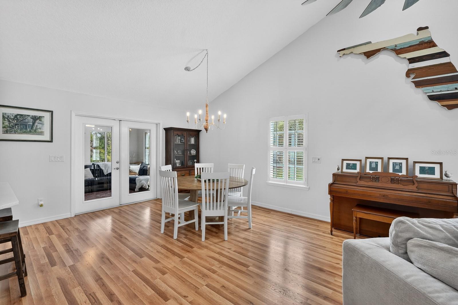 LAKE BERESFORD TERRACE - Residential