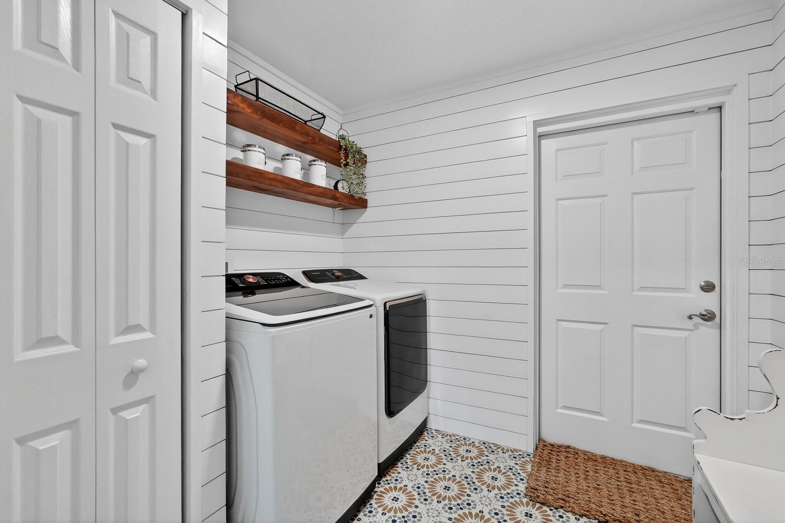 LAKE BERESFORD TERRACE - Residential