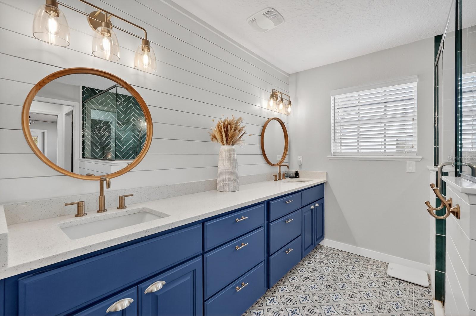 LAKE BERESFORD TERRACE - Residential