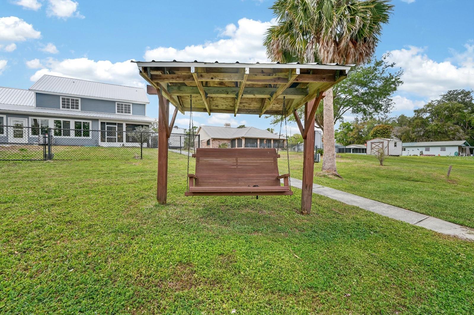 LAKE BERESFORD TERRACE - Residential