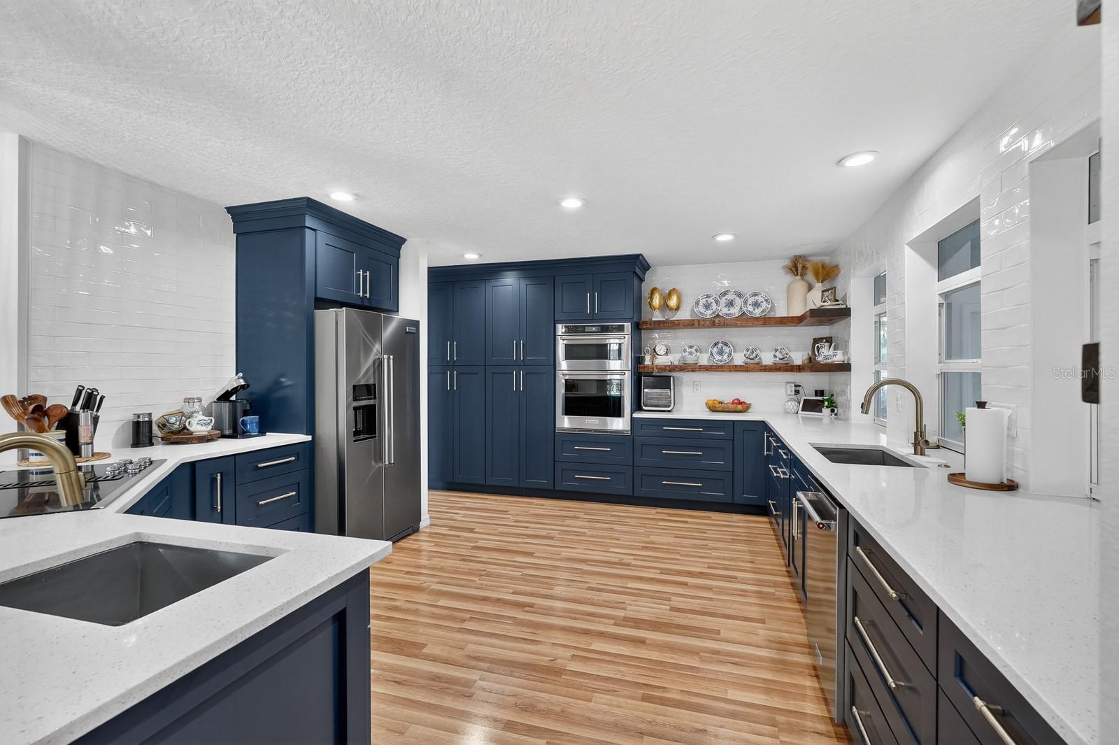 LAKE BERESFORD TERRACE - Residential