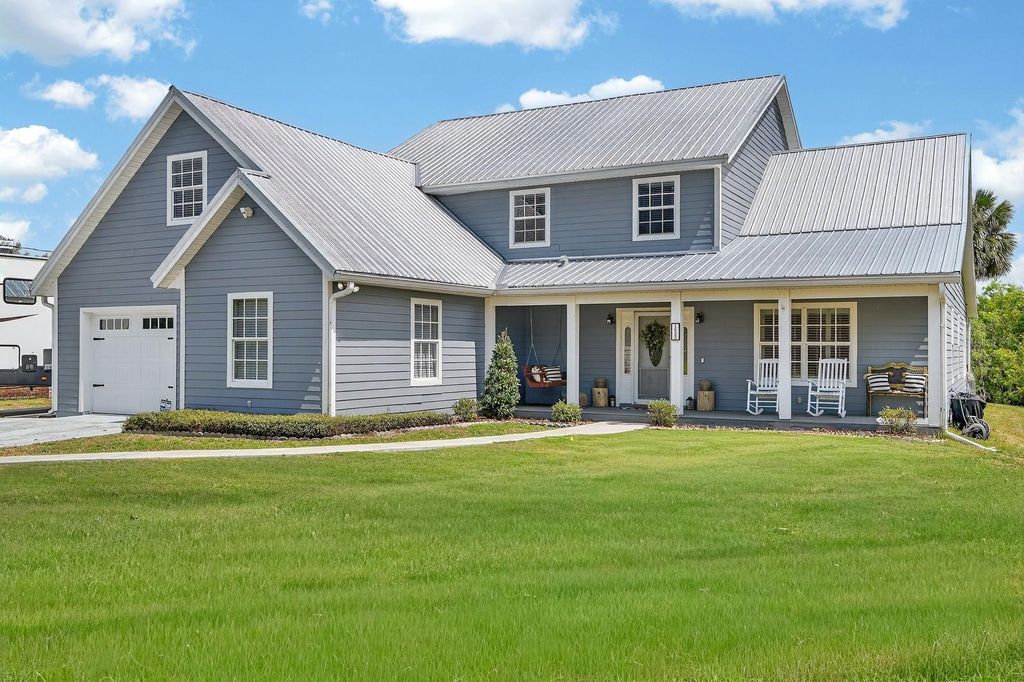 Photo of 1523 Lakeside Drive, Deland, FL 32720 (MLS # V4948210)