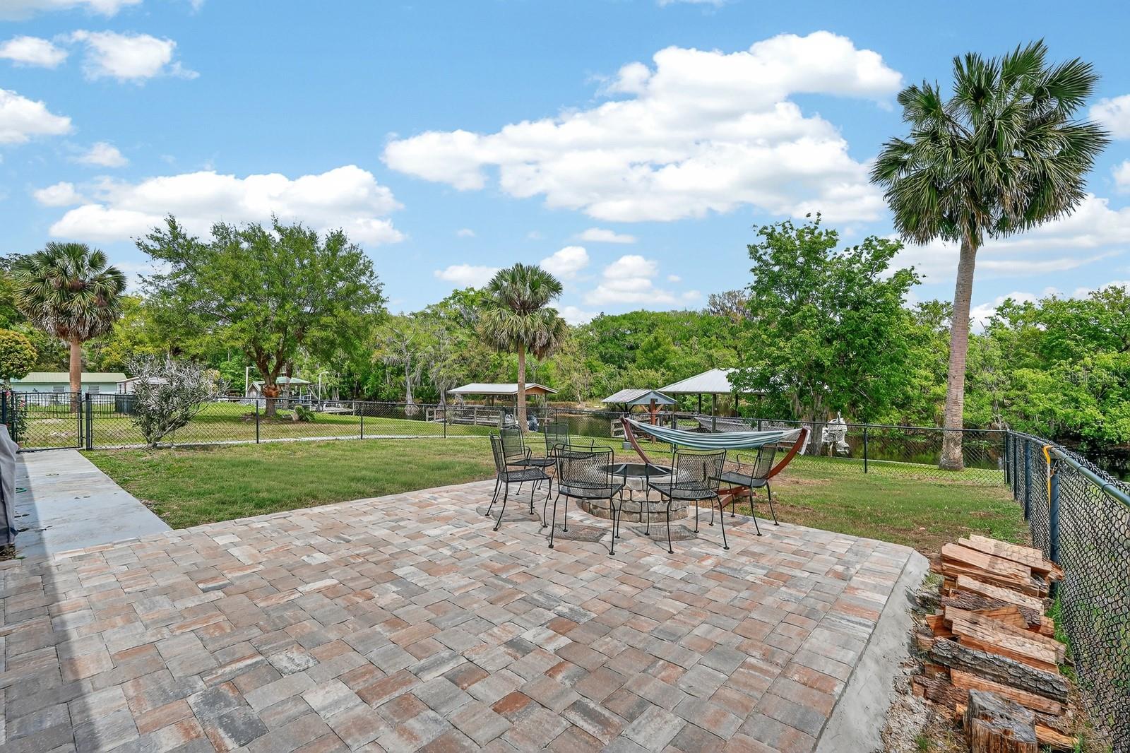 LAKE BERESFORD TERRACE - Residential