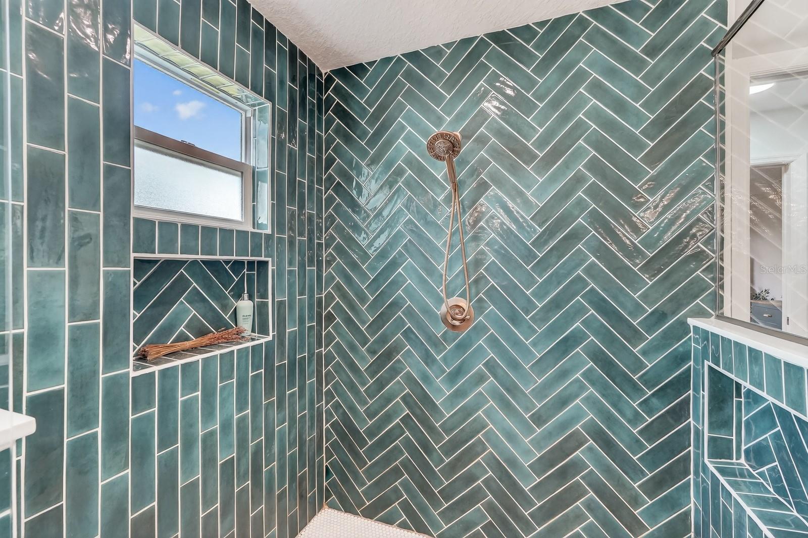 LAKE BERESFORD TERRACE - Residential