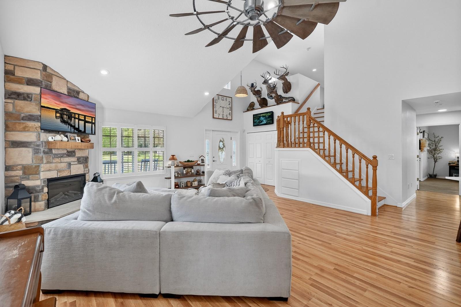 LAKE BERESFORD TERRACE - Residential