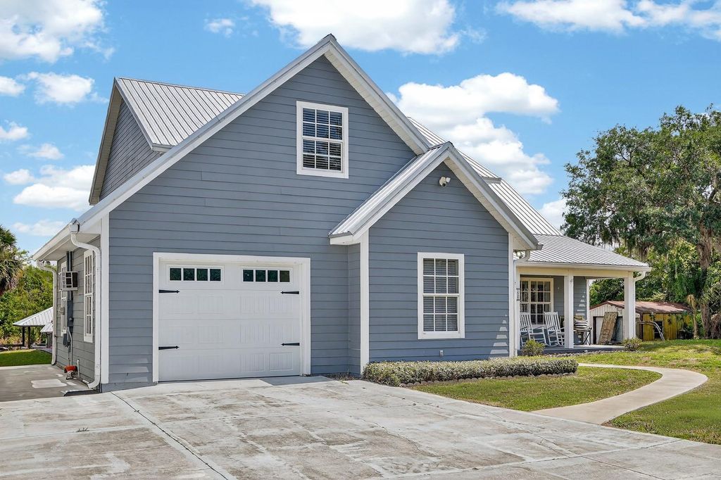 Photo of 1523 Lakeside Drive, Deland, FL 32720 (MLS # V4948210)