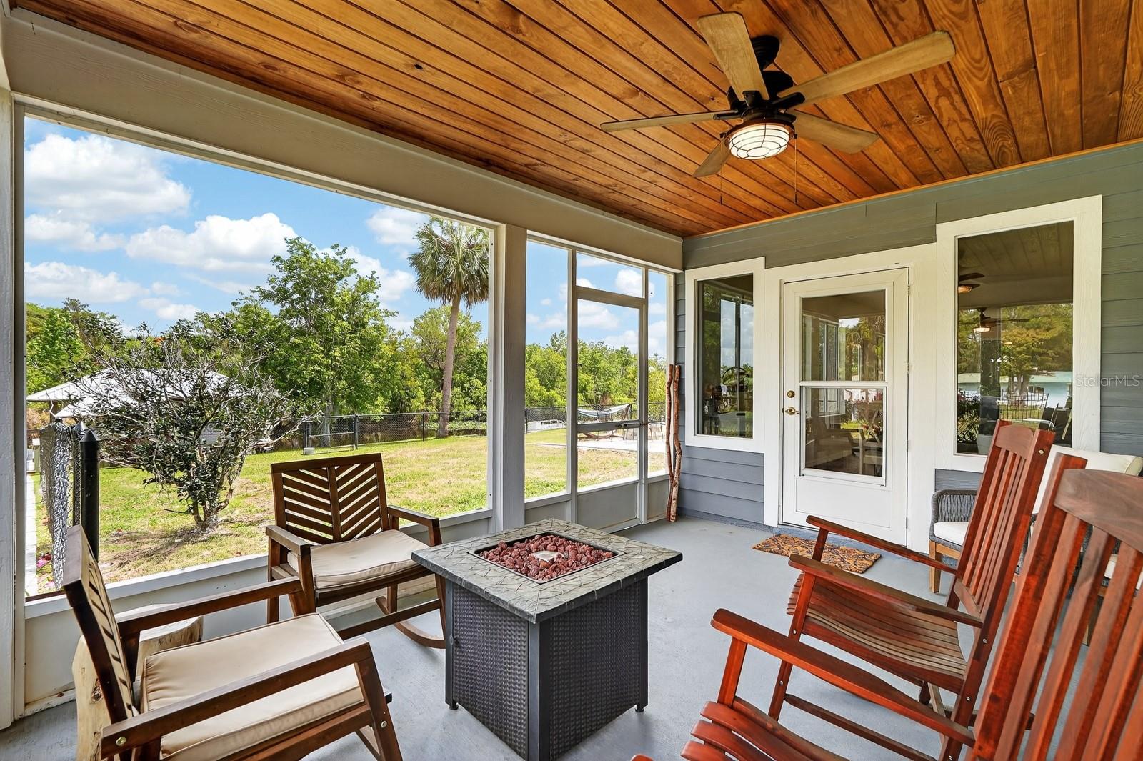 LAKE BERESFORD TERRACE - Residential