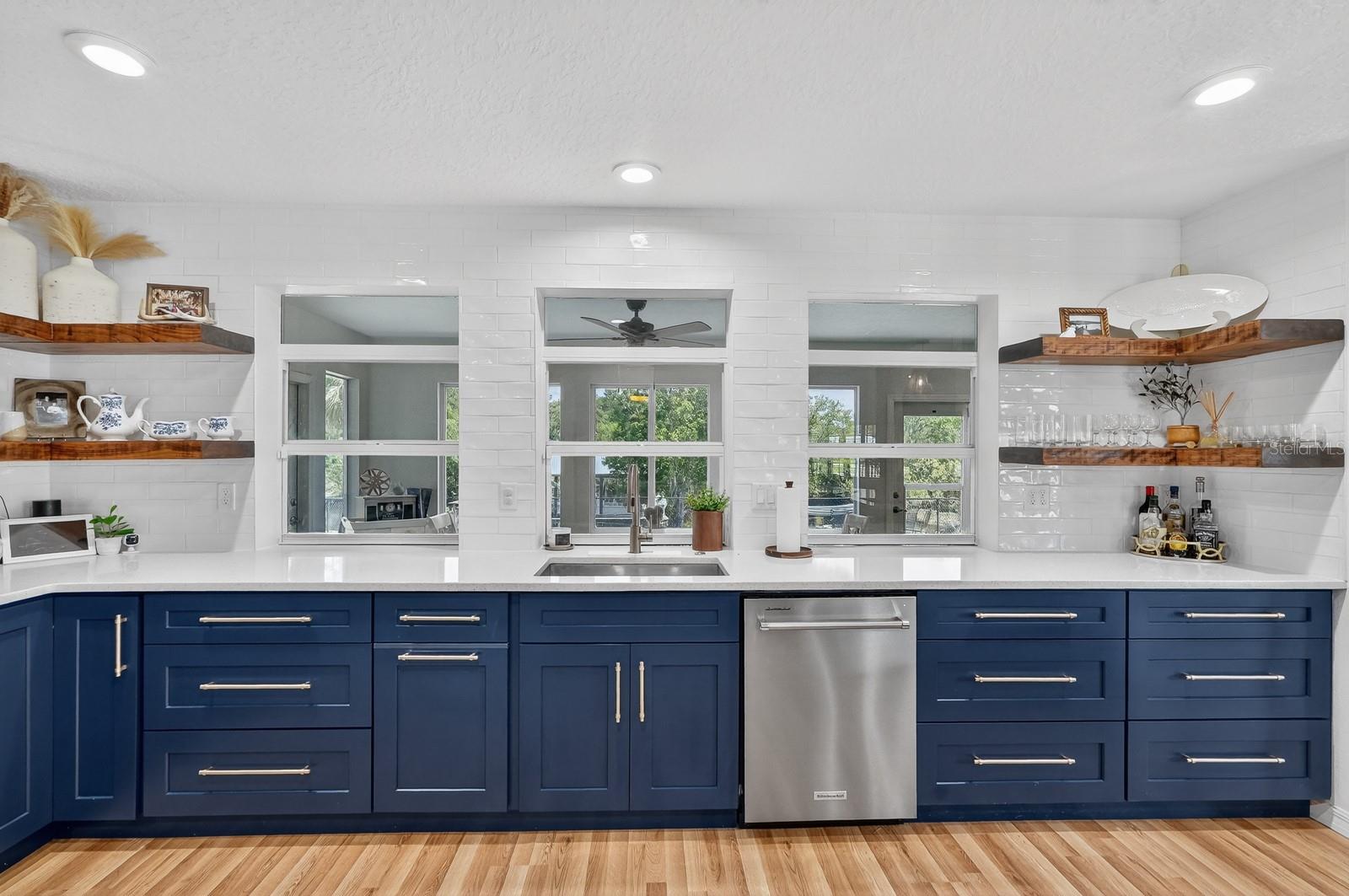 LAKE BERESFORD TERRACE - Residential