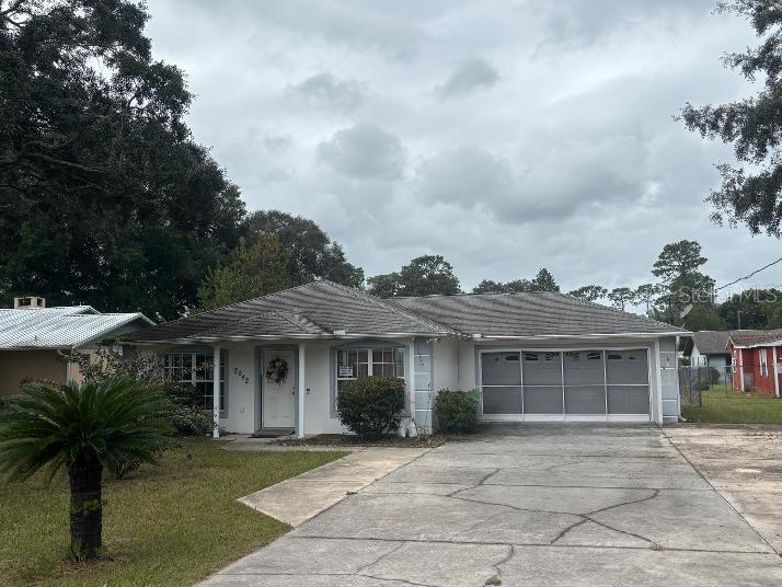 Photo of 2042 SE 175th Terrace, Silver Springs, FL 34488 (MLS # OM734850)