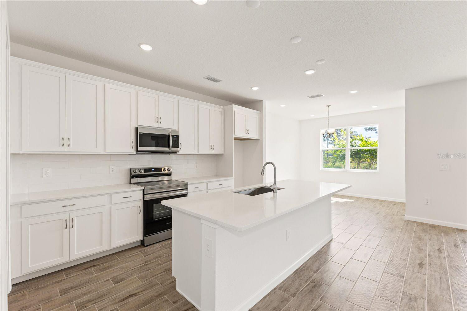 9584 VIBRANT LANE