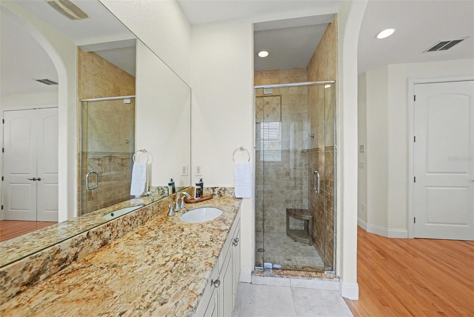 DAVIS ISLANDS PB10 PG52 TO 57 - Residential