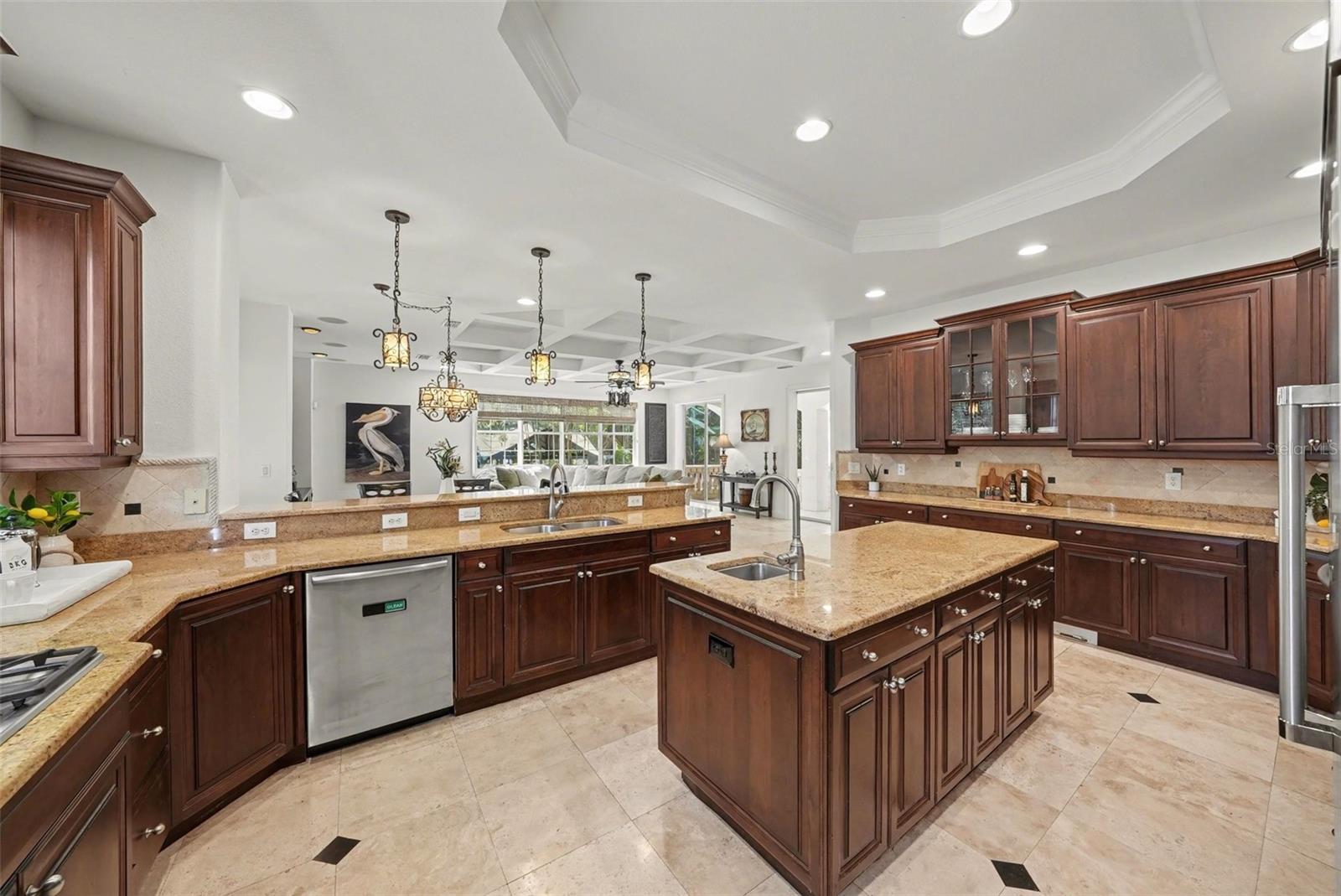 DAVIS ISLANDS PB10 PG52 TO 57 - Residential