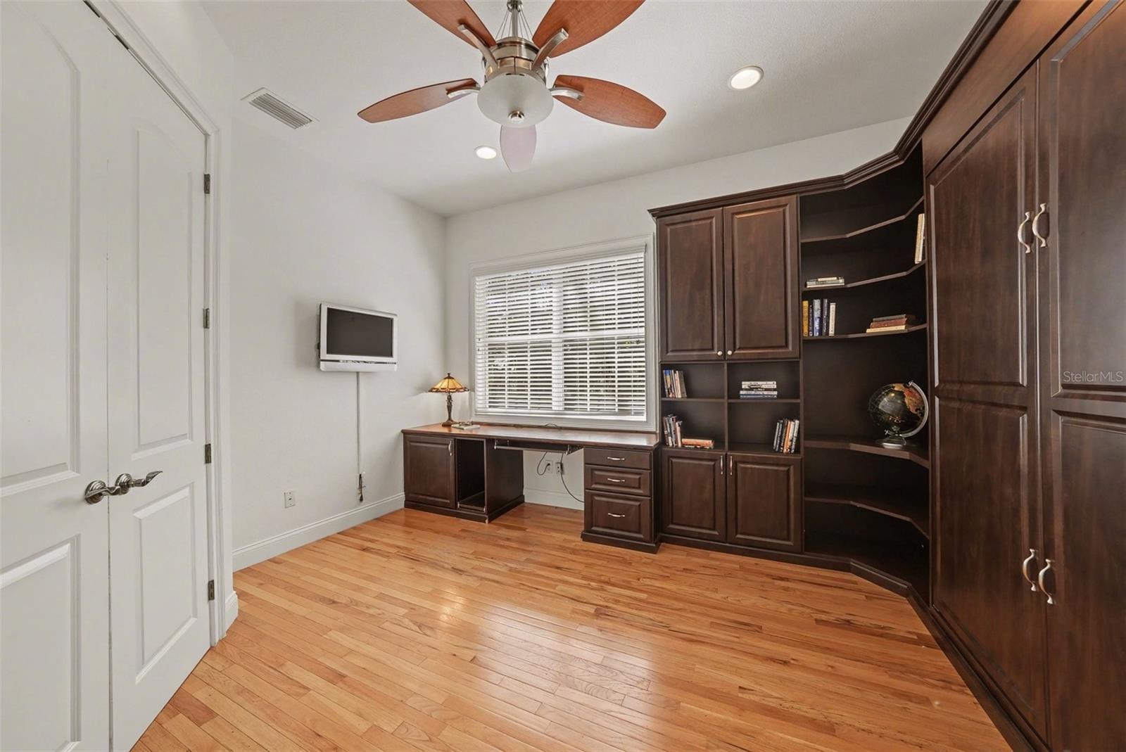 DAVIS ISLANDS PB10 PG52 TO 57 - Residential