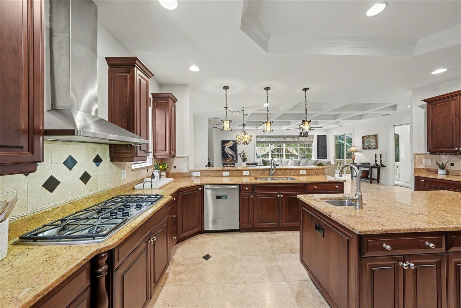 DAVIS ISLANDS PB10 PG52 TO 57 - Residential