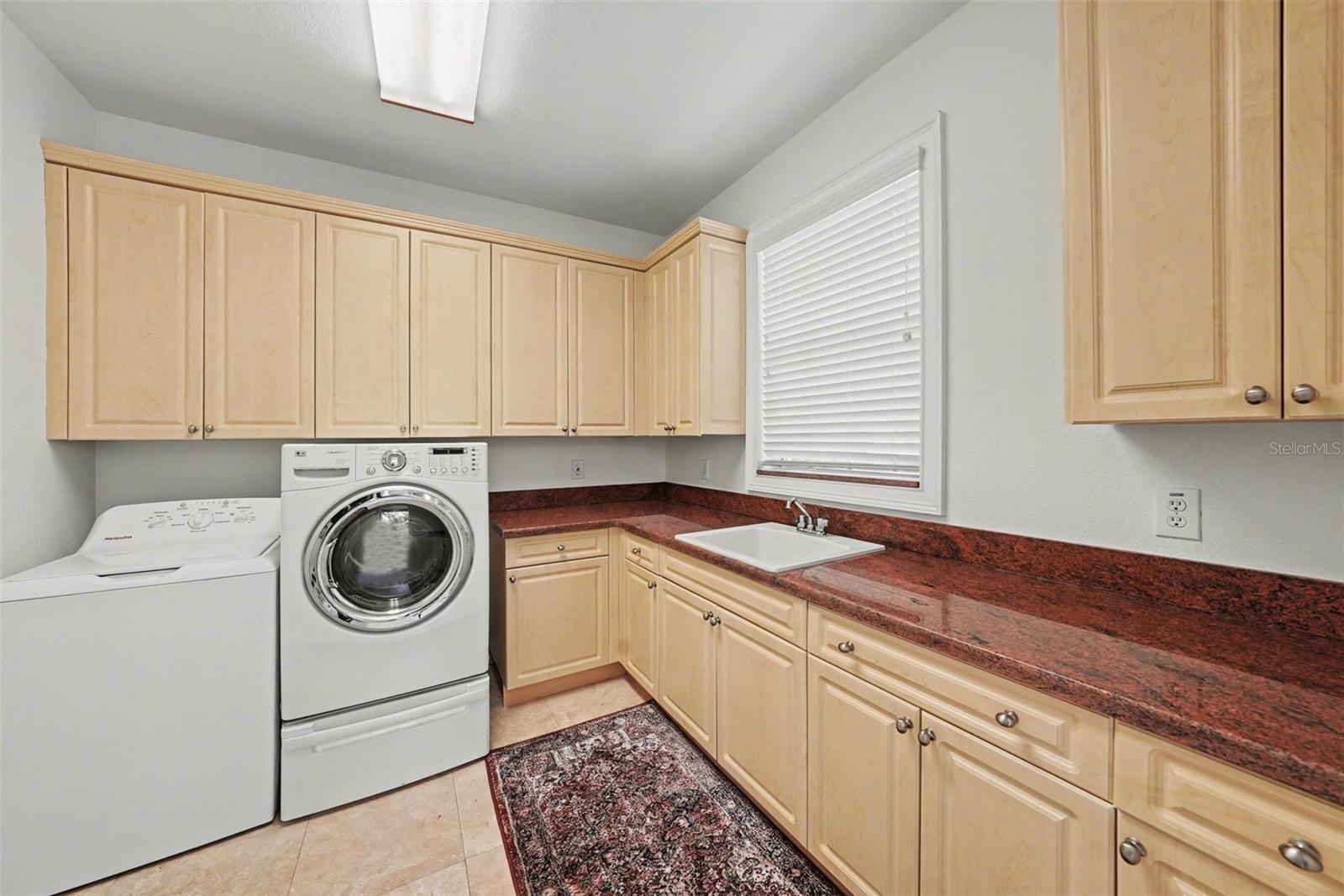 DAVIS ISLANDS PB10 PG52 TO 57 - Residential