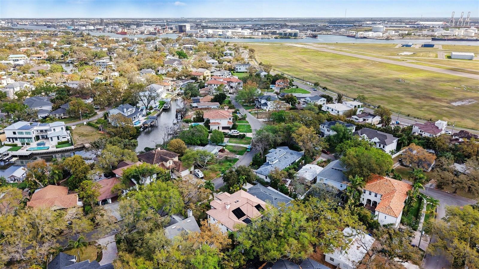 DAVIS ISLANDS PB10 PG52 TO 57 - Residential