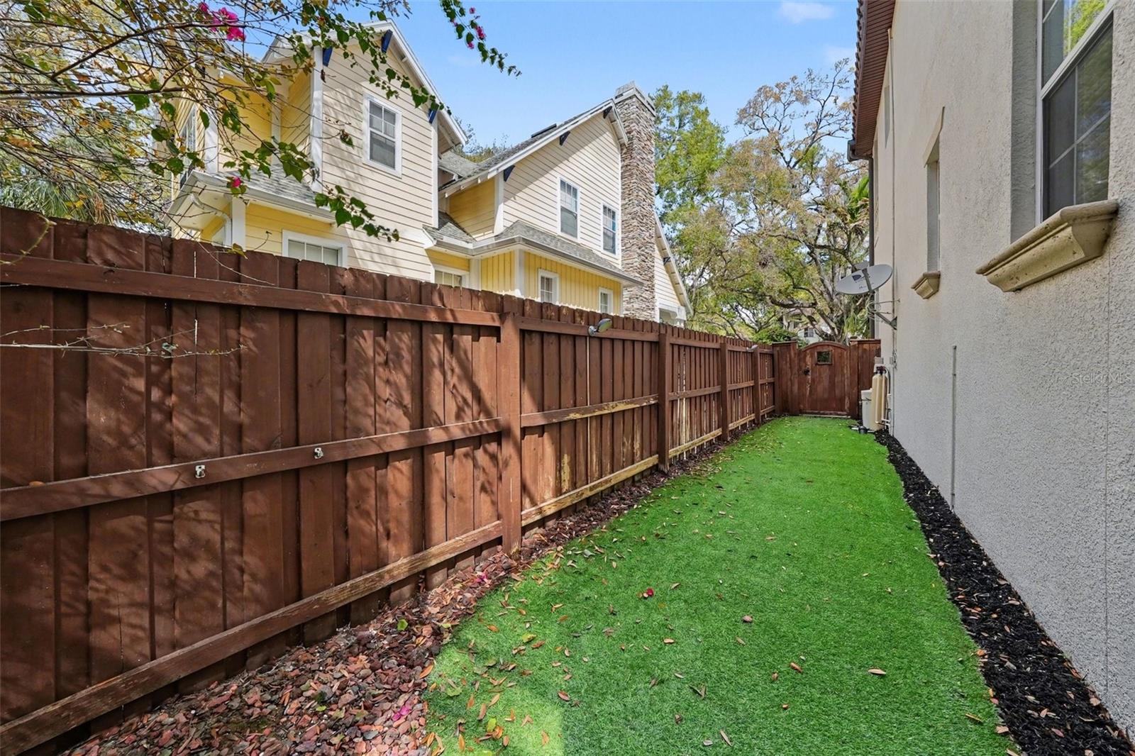 DAVIS ISLANDS PB10 PG52 TO 57 - Residential