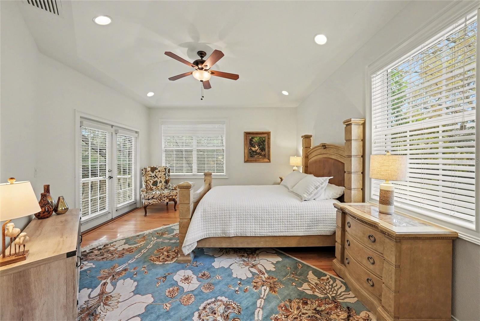 DAVIS ISLANDS PB10 PG52 TO 57 - Residential