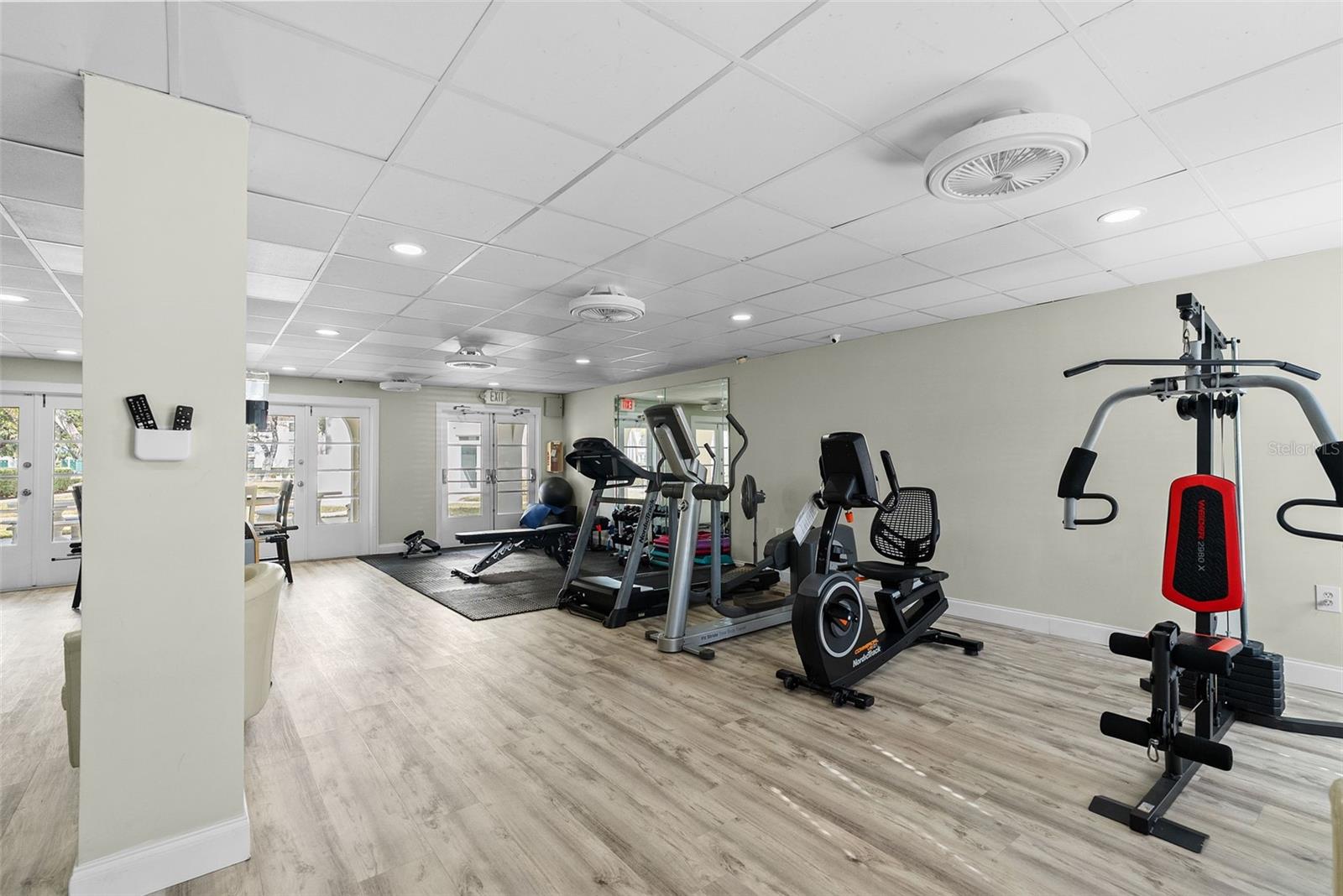 MEDITERRANEAN MANORS - Residential