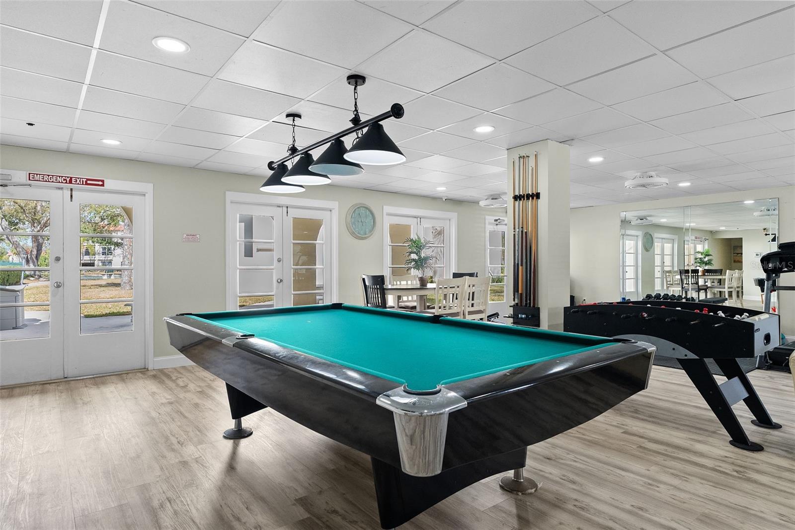 MEDITERRANEAN MANORS - Residential