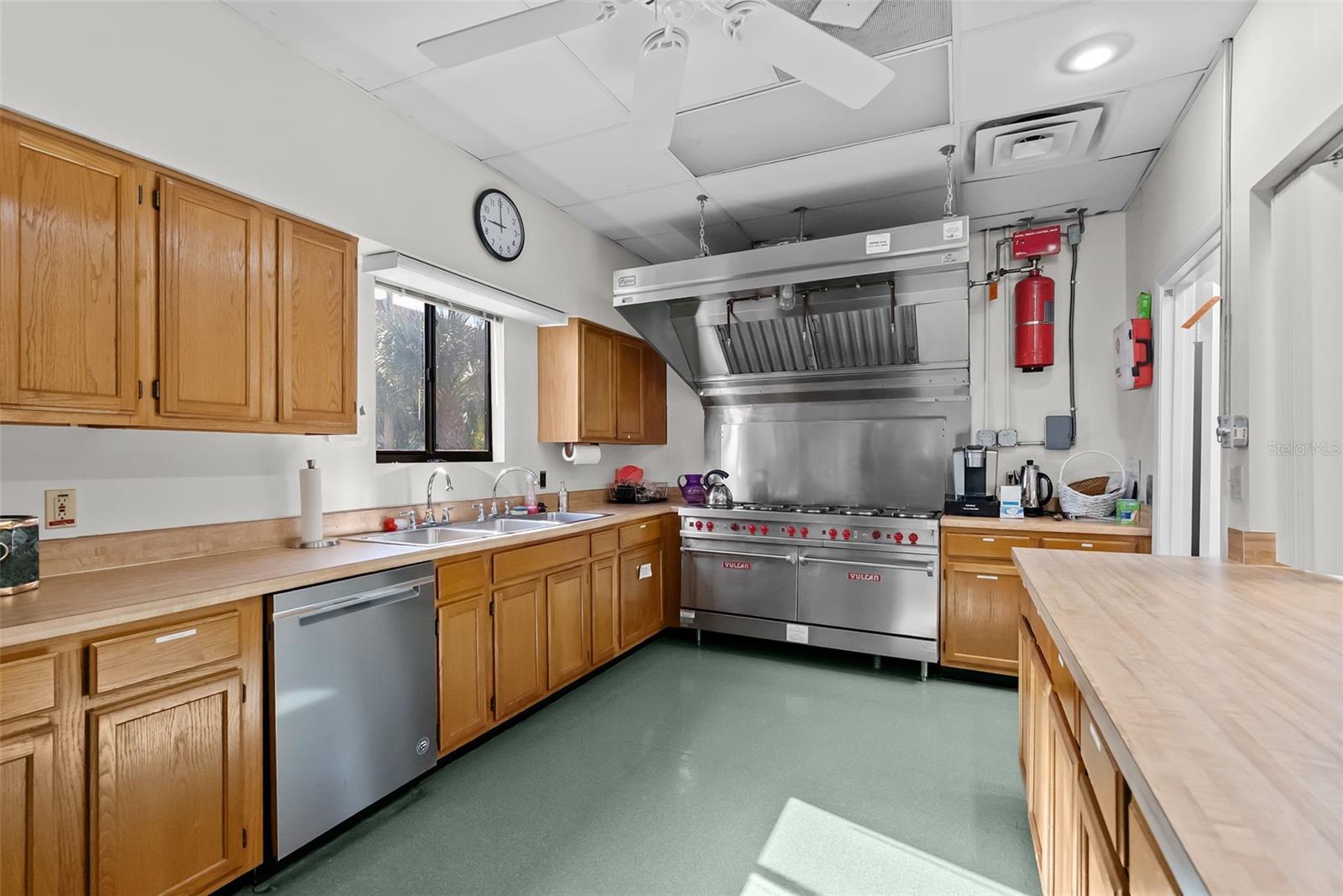 MEDITERRANEAN MANORS - Residential