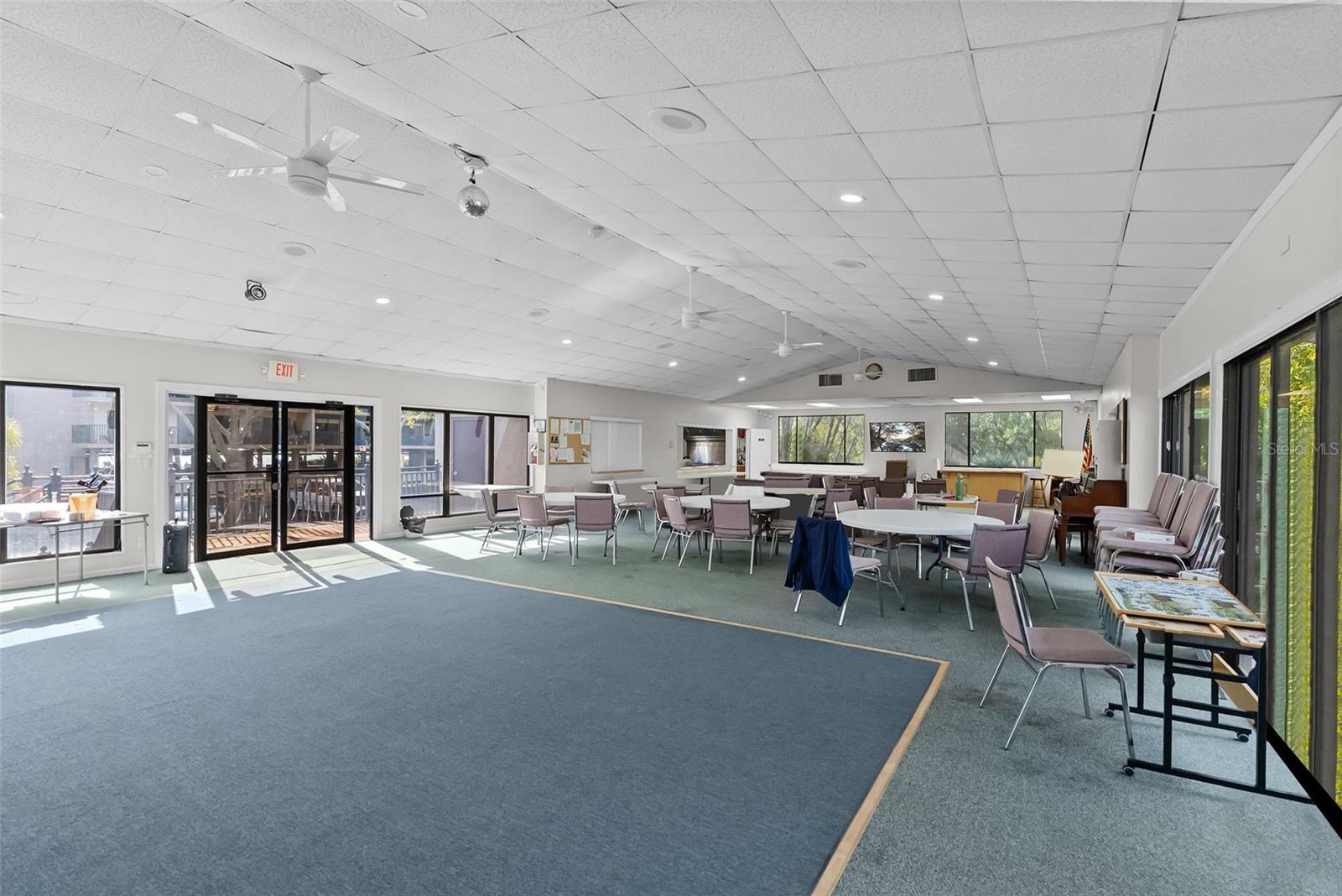 MEDITERRANEAN MANORS - Residential