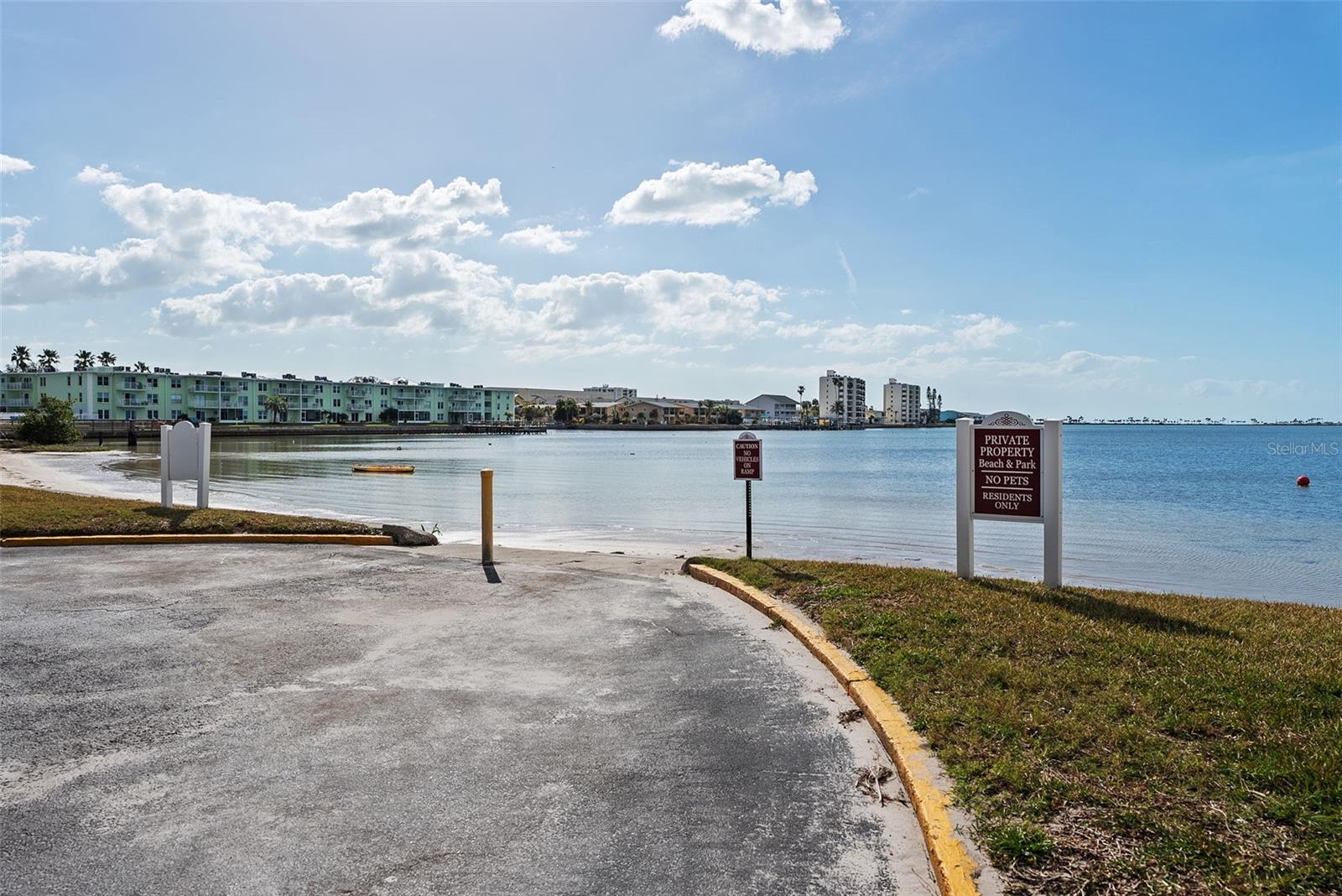 MEDITERRANEAN MANORS - Residential