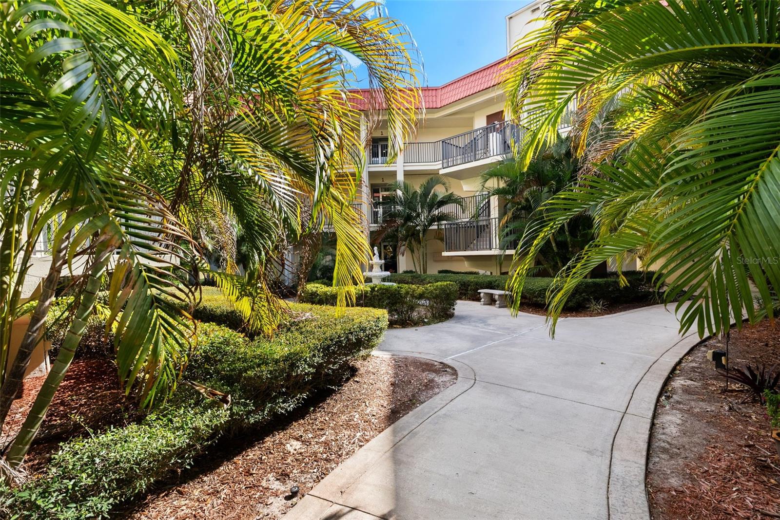 MEDITERRANEAN MANORS - Residential