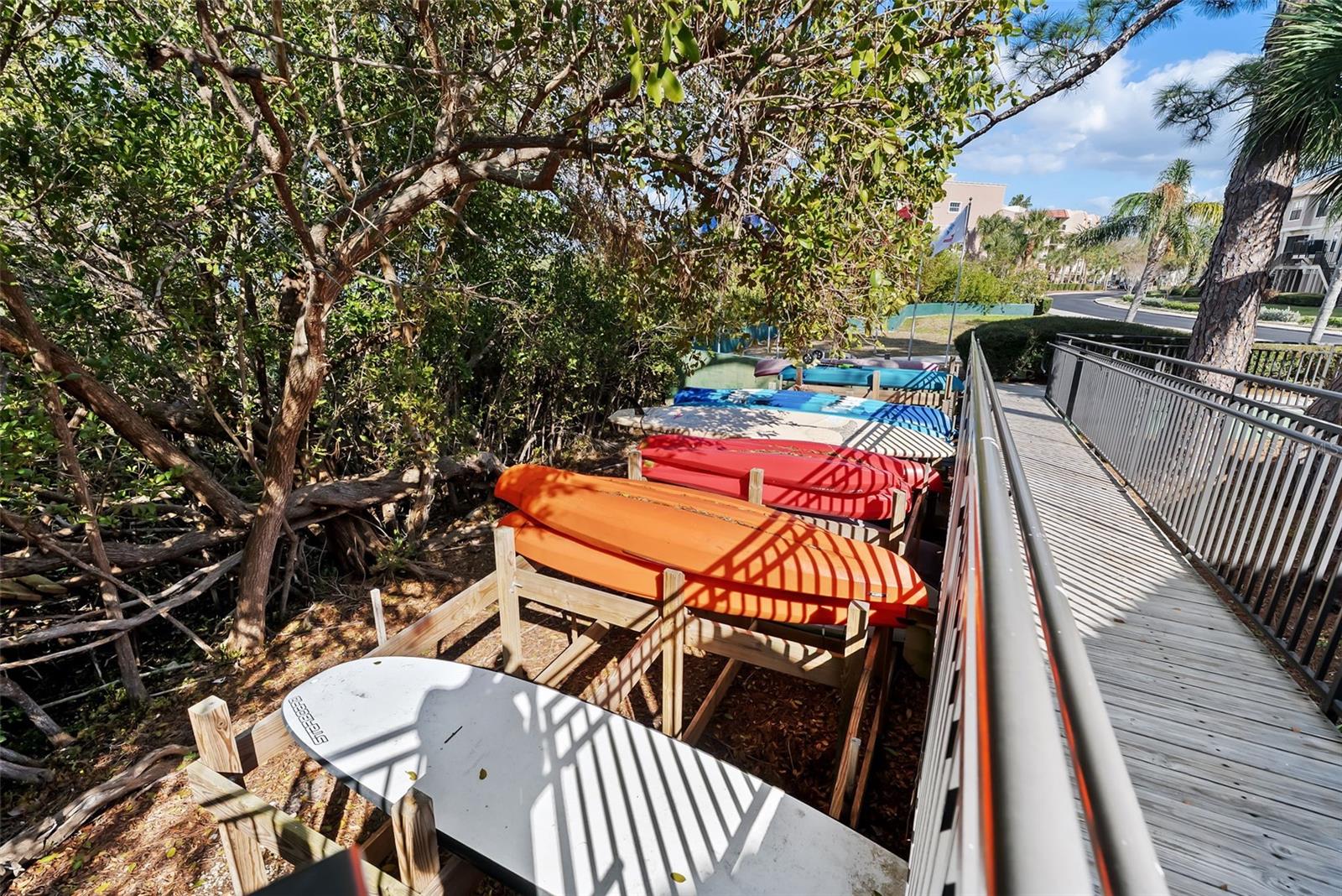 MEDITERRANEAN MANORS - Residential