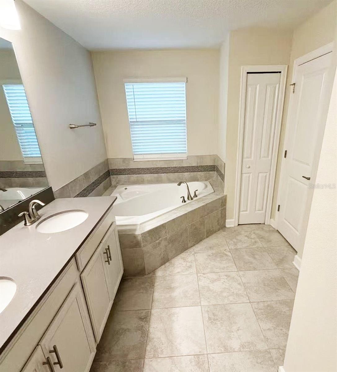 STOREY PARK - Residential