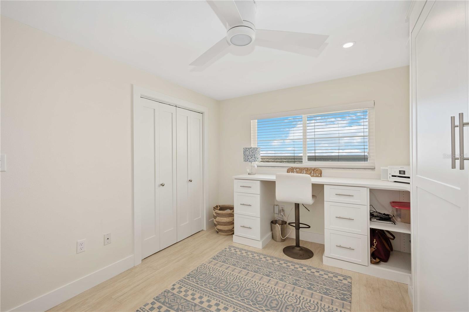 POINTE ON MIDNIGHT PASS - Residential