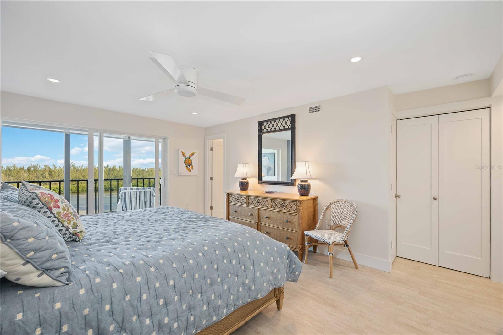 POINTE ON MIDNIGHT PASS - Residential