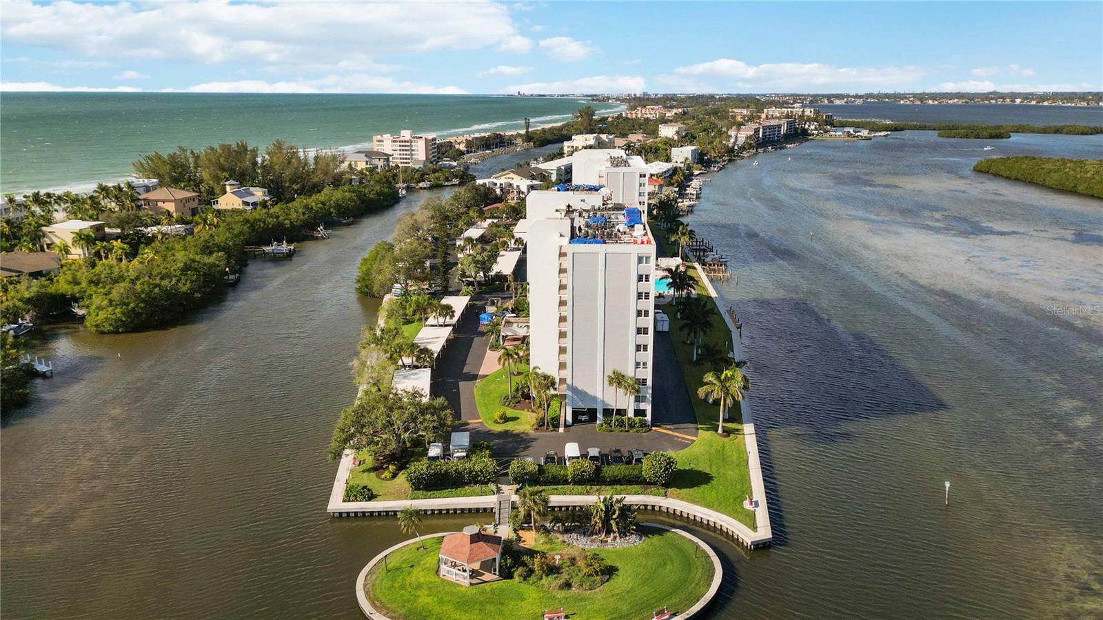 POINTE ON MIDNIGHT PASS - Residential