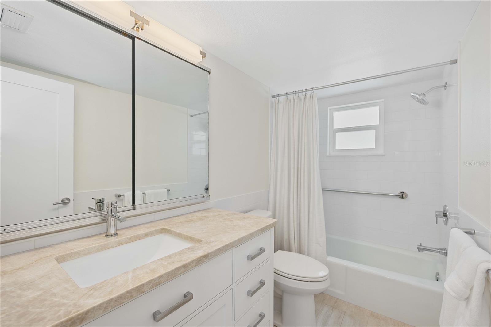 POINTE ON MIDNIGHT PASS - Residential