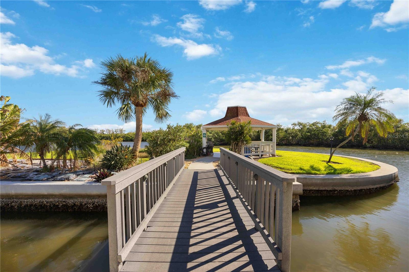 POINTE ON MIDNIGHT PASS - Residential